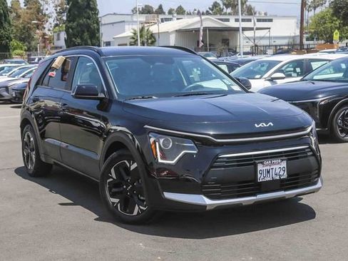 Certified 2025 Kia Niro EX FWD image 2