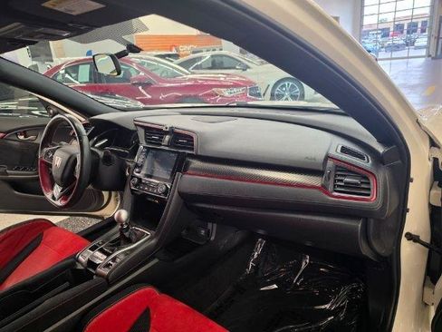 Used 2019 Honda Civic Type R image 9