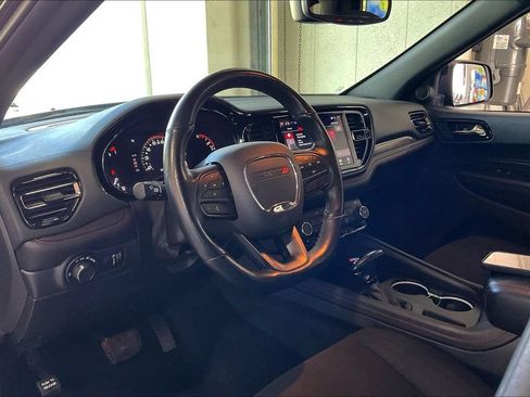 Used 2025 Dodge Durango GT RWD image 4