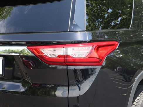 Used 2018 Chevrolet Traverse LS FWD image 7