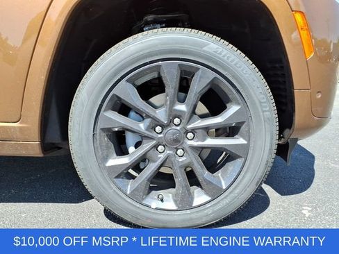 New 2026 Jeep Grand Cherokee Limited AWD/4WD image 9