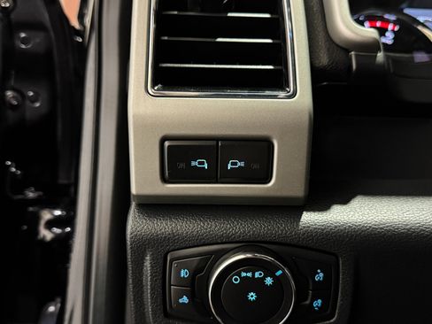 Used 2022 Ford F350 Lariat w/ Black Appearance Package image 28