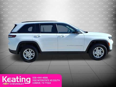 Used 2024 Jeep Grand Cherokee Laredo w/ Luxury Tech Group I AWD/4WD image 4