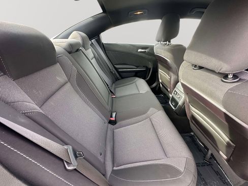 Used 2019 Dodge Charger SXT image 32