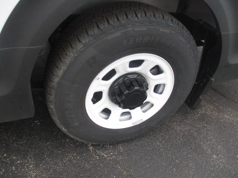 Used 2024 Chevrolet Brightdrop 600 w/ Commercial Equipment Package AWD/4WD image 46