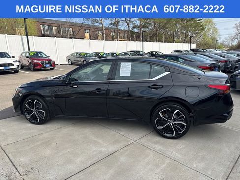 Used 2025 Nissan Altima 2.5 SR AWD/4WD image 8
