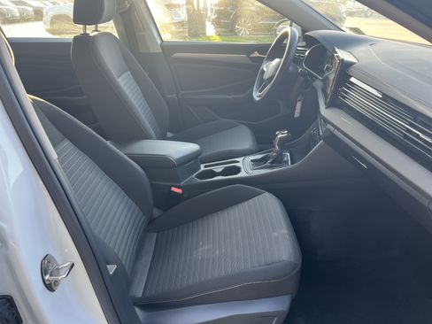 Certified 2025 Volkswagen Jetta S FWD image 26