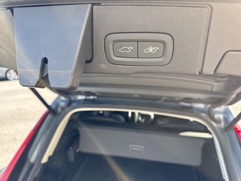 Used 2023 Volvo XC60 B5 Ultimate image 12