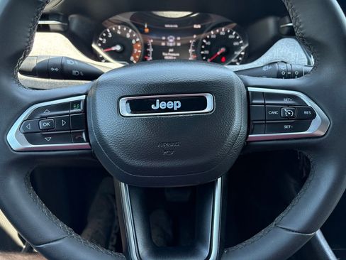 Used 2024 Jeep Compass Latitude AWD/4WD image 17