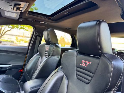 Used 2013 Ford Focus ST FWD image 19