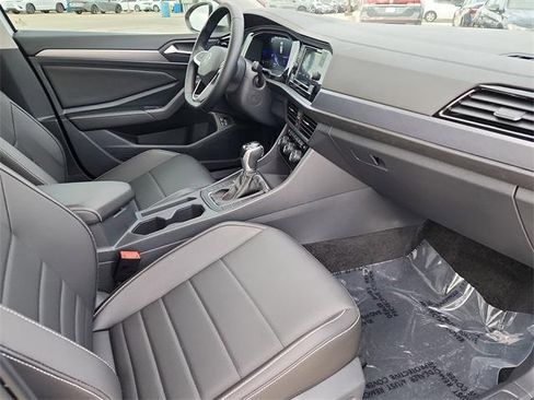 Certified 2023 Volkswagen Jetta SE image 15