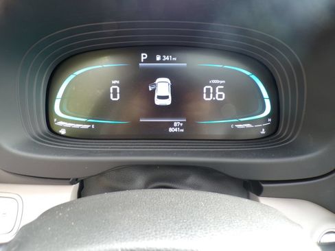 Used 2025 Hyundai Venue SEL FWD image 24