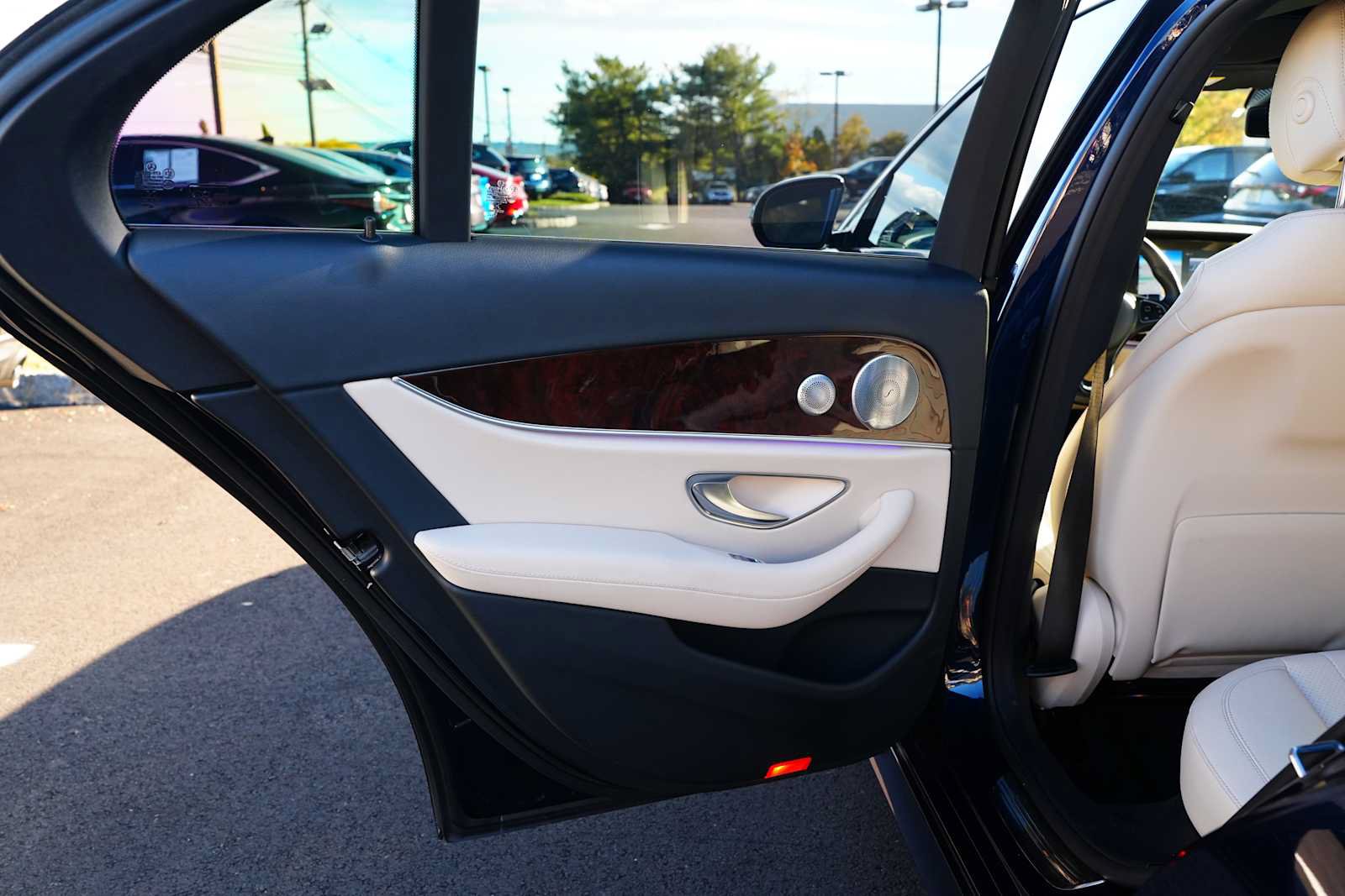 Used 2017 Mercedes-Benz E 300 4MATIC image 36