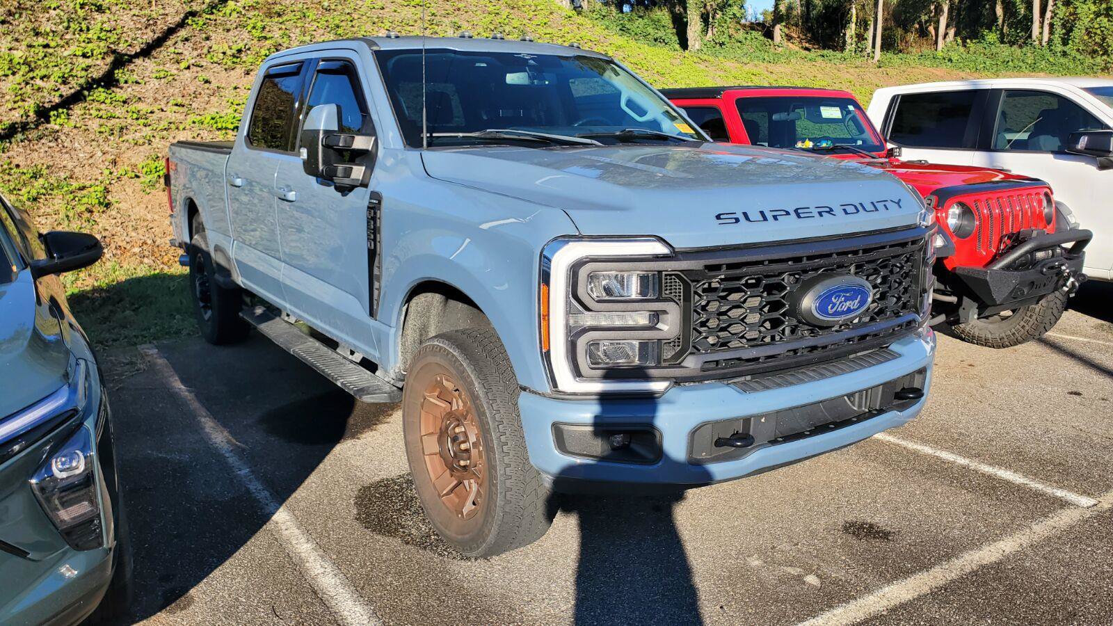 Used 2023 Ford F350 Lariat w/ Sport Appearance Package AWD/4WD image 2