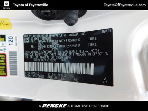Used 2015 Toyota Sienna XLE w/ XLE Navigation Package FWD image 10