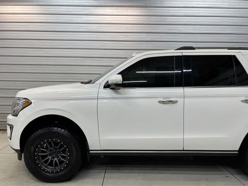 Used 2021 Ford Expedition Limited AWD/4WD image 3