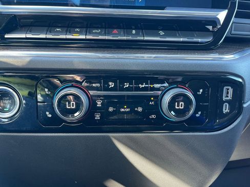 Used 2024 Chevrolet Silverado 1500 LT w/ Z71 Off-Road Package image 18