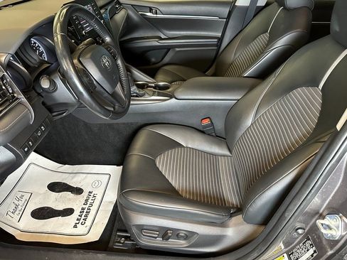 Used 2022 Toyota Camry SE image 18