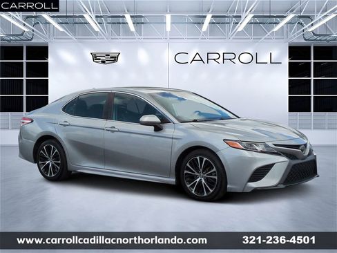 Used 2019 Toyota Camry SE image 1
