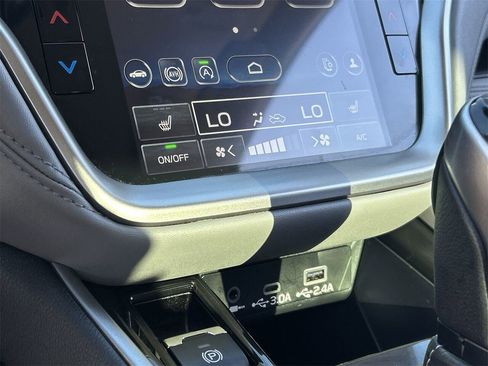 Certified 2025 Subaru Legacy Limited image 25