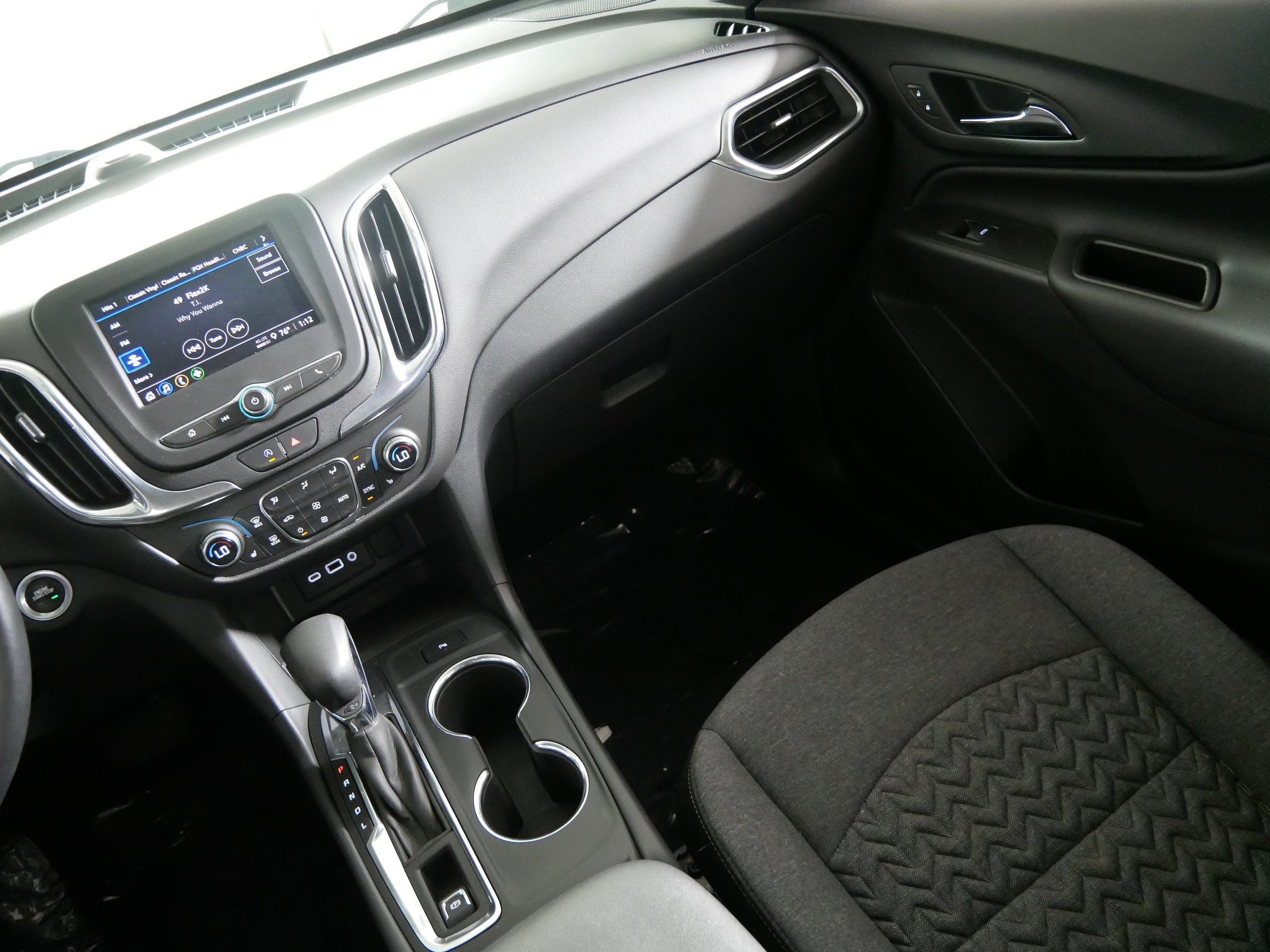 Used 2023 Chevrolet Equinox LT FWD image 11