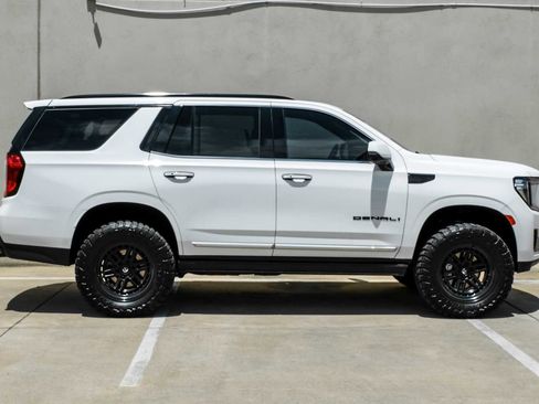 Used 2021 GMC Yukon Denali w/ Denali Premium Package AWD/4WD image 8