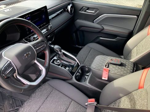 Used 2023 Chevrolet Colorado Z71 w/ Z71 Convenience Package 2 image 15