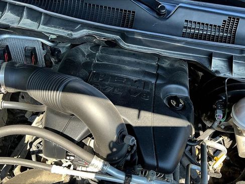 Used 2019 RAM 1500 Express w/ Wheel & Sound Group AWD/4WD image 32