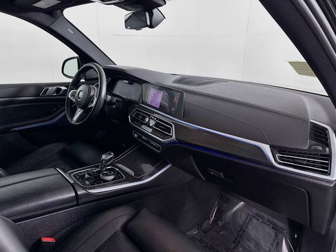 Used 2021 BMW X5 M50i w/ Executive Package image 29