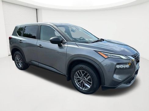 Used 2023 Nissan Rogue S AWD/4WD image 3