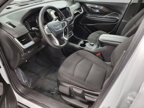 Used 2024 GMC Terrain SLE image 10