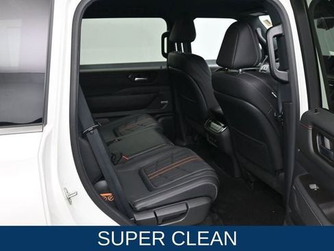 Used 2025 Nissan Armada PRO-4X image 14