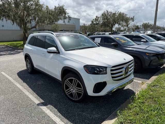 Used 2025 Mercedes-Benz GLS 450 4MATIC image 7
