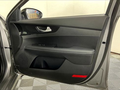 Used 2023 Kia Forte GT-Line w/ GT-Line Premium Package FWD image 27