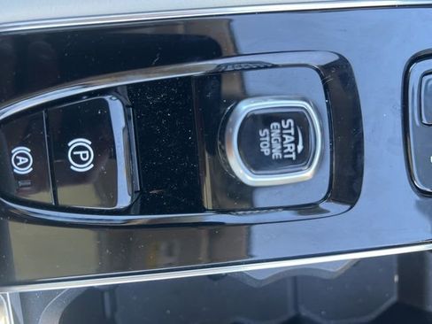 New 2026 Volvo XC90 B6 Ultra w/ Protection Package image 17