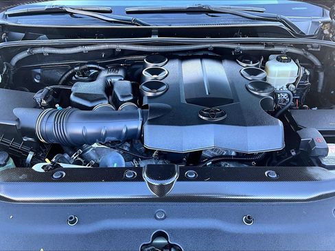 Used 2018 Toyota 4Runner TRD Off-Road Premium image 10