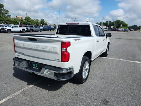 Certified 2022 Chevrolet Silverado 1500 LTZ w/ LTZ Premium Package AWD/4WD image 3