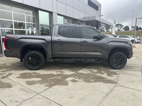 Used 2025 Toyota Tundra Limited w/ TRD Off-Road Package AWD/4WD image 10