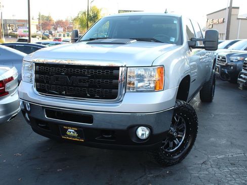 Used 2011 GMC Sierra 2500 SLT w/ SLT Convenience Package image 39
