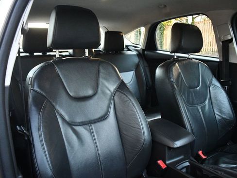 Used 2016 Ford Focus SE w/ Equipment Group 201A image 30