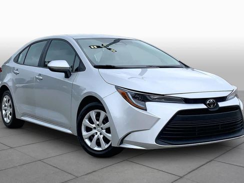 Used 2024 Toyota Corolla LE FWD image 3