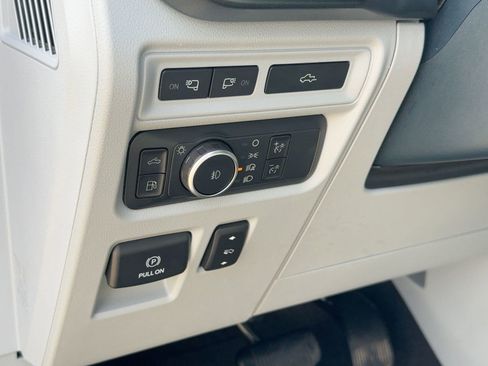 Used 2022 Ford F150 Limited image 17