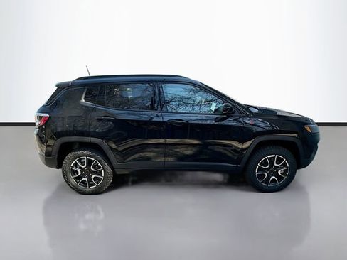 New 2026 Jeep Compass Trailhawk w/ Sun, Sound & Navigation Group AWD/4WD image 9
