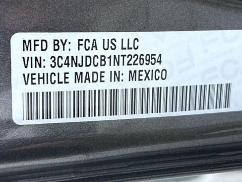 Certified 2022 Jeep Compass Limited image 25