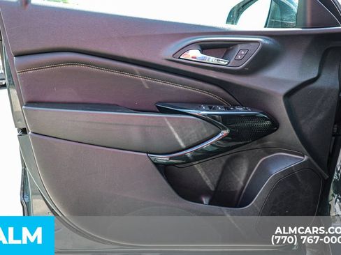 Used 2025 Chevrolet Trax LT FWD image 43