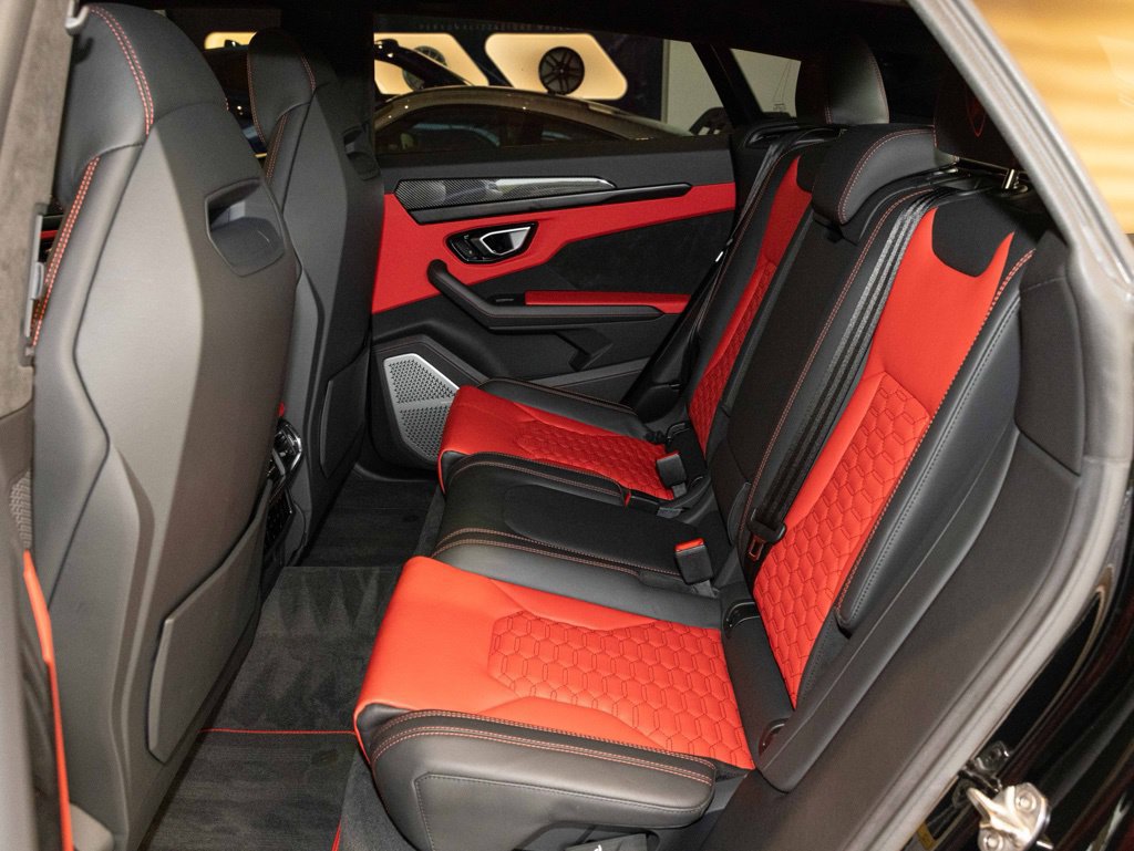 Used 2022 Lamborghini Urus AWD/4WD image 43
