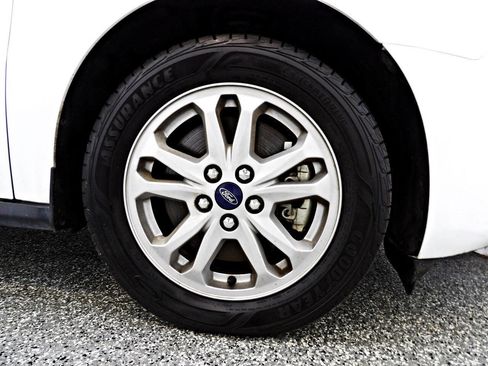 Used 2020 Ford Transit Connect XLT image 22