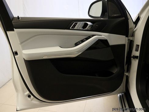 Certified 2024 BMW X5 xDrive40i w/ Premium Package image 27