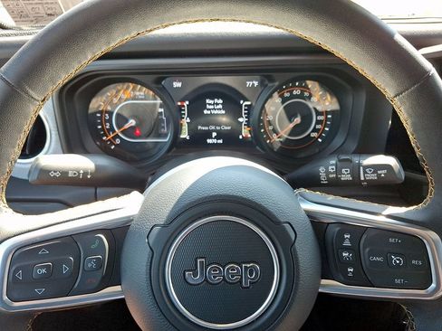 Used 2025 Jeep Wrangler Unlimited Sahara w/ Safety Group AWD/4WD image 20