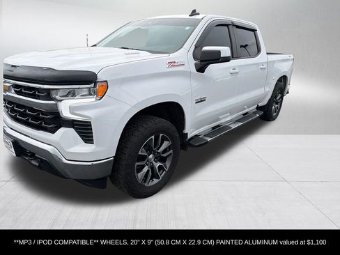 Used 2022 Chevrolet Silverado 1500 LT w/ Z71 Off-Road Package image 4